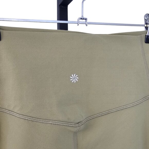 Athleta Salutation Stash Cargo 9" Shorts, Green, Athletic, Womens Size Large - Picture 3 of 8